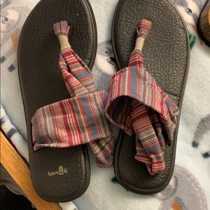 sanuks sandals